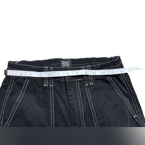 BDG Urban Outfitters Dark Cargo Pants with Contrast Stitching size 25 - Picture 3 of 4